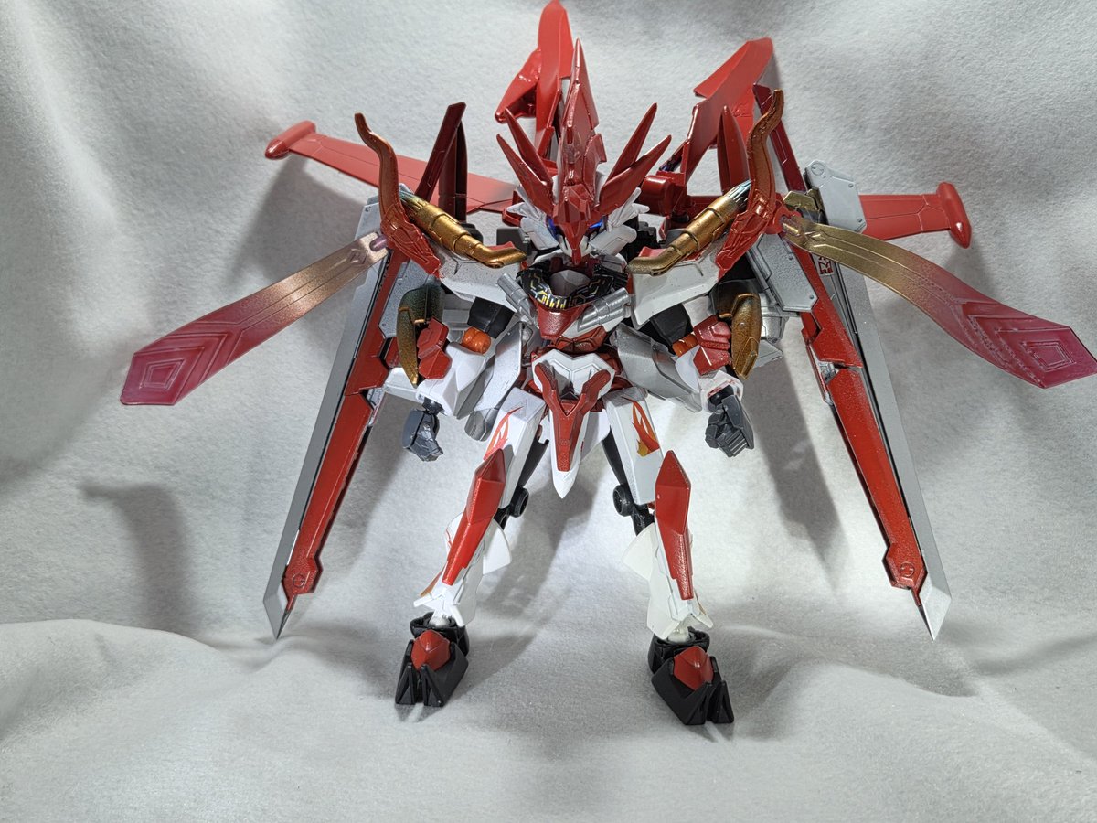 KT_yukitaka's tweet photo. テーマ1で行きます
LBXオーディーンMk-2YC真炎型(しんほむらがた)
ユキタカのオリジナル機体オーディーンMk-2YCをさらに改修した機体🔥

#鹿ダンコンテスト
#LBX
 #ダンボール戦機 https://t.co/SSOXQxwKpk