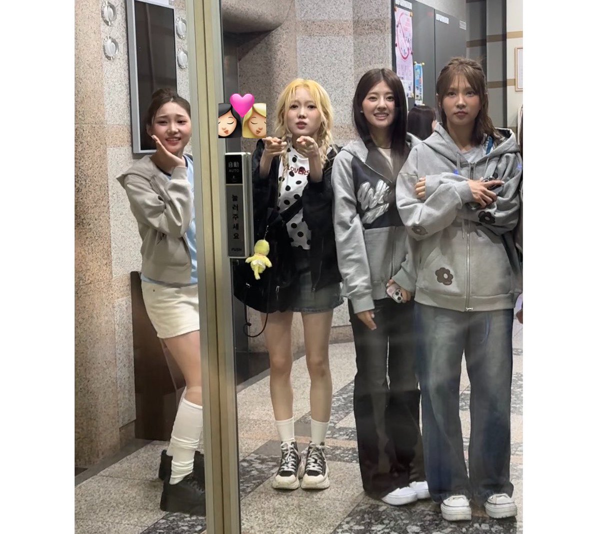 코리 tweet media