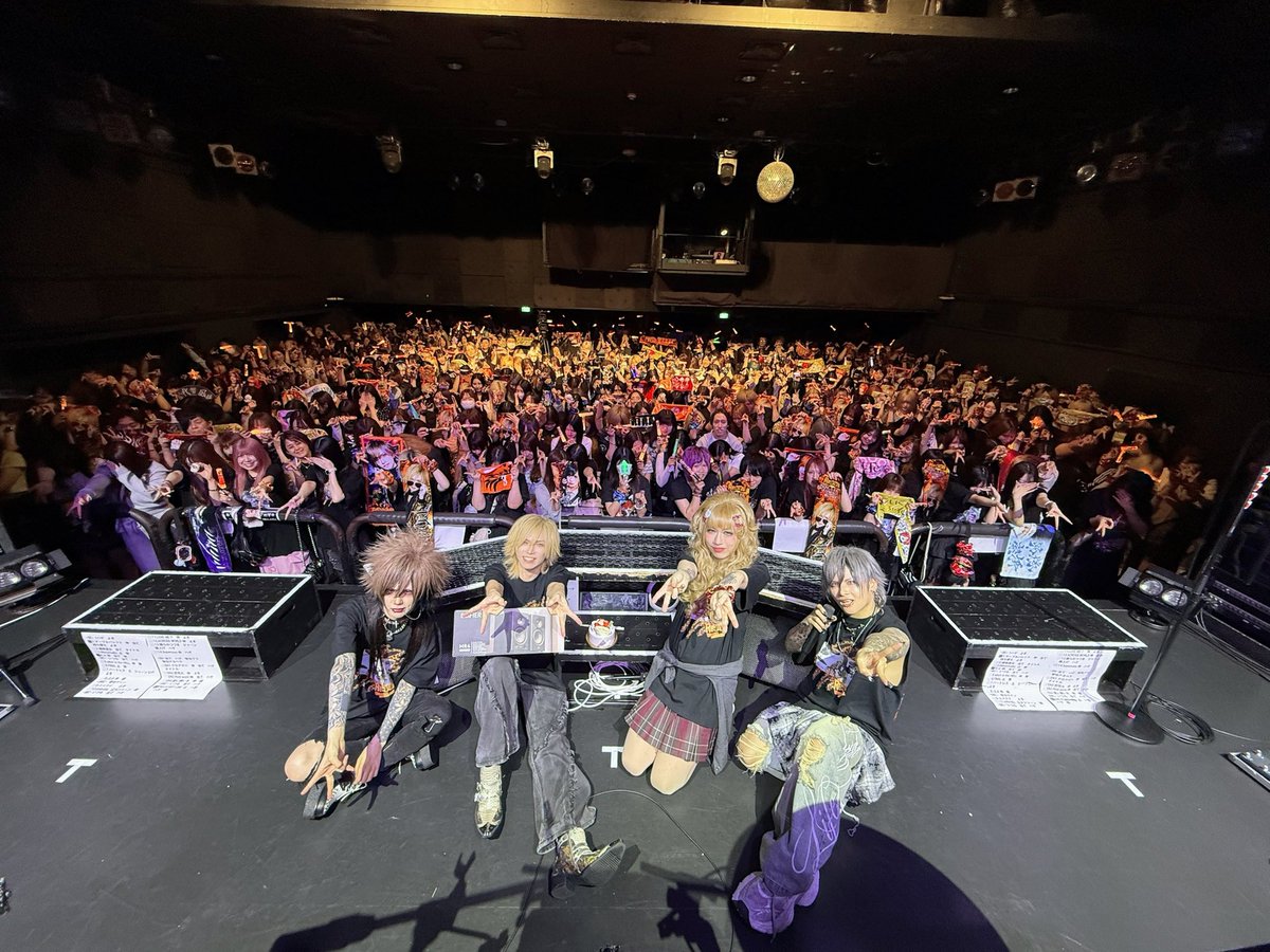 Royz tweet media