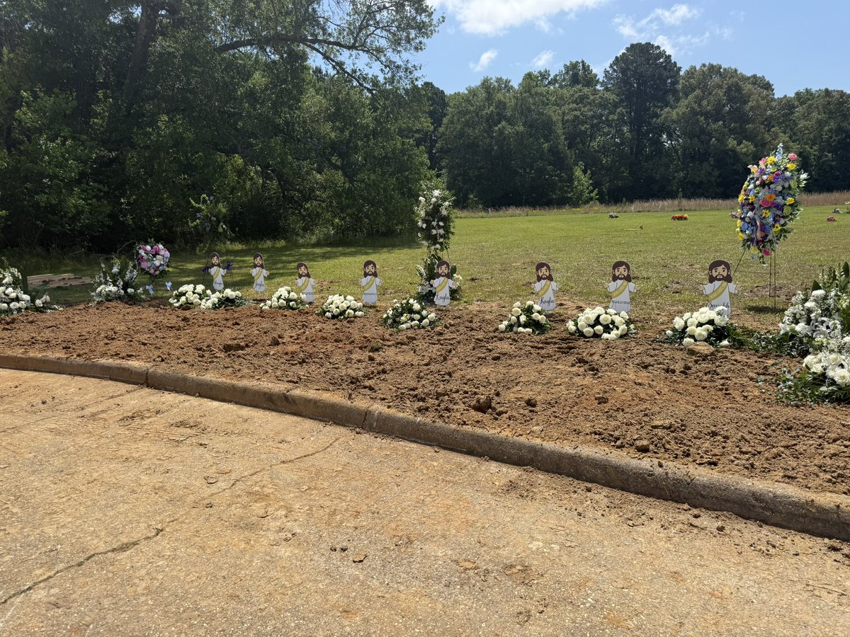 bkpreach's tweet photo. “The Eternal Eight” Let us continue to pray for the families of these babies. https://t.co/BRb7WEKNhM