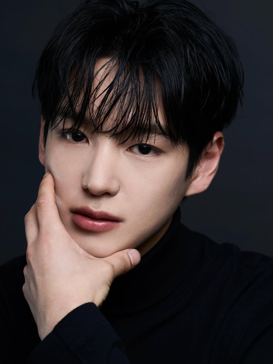 AliceSikie's tweet photo. 260511 New post Insta @/nahc_xxh 

New profile

#찬 #허찬 #AlwaysWithChan https://t.co/6KhOMsFkS6