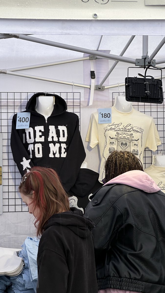 madisonchart's tweet photo. 🚨 First look at Madison Beer’s new merch for the locket Tour. https://t.co/2WYPKSrO3x