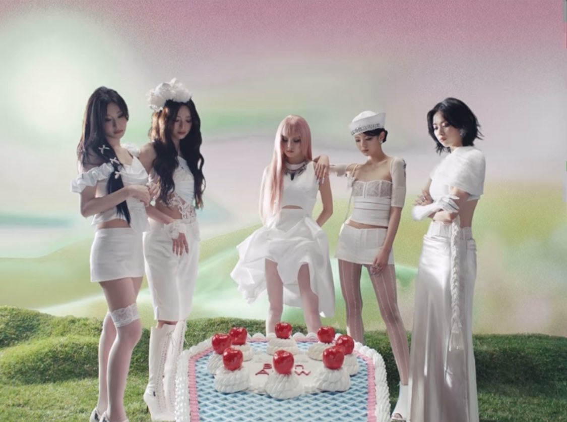 UNIVERSE ITZY tweet media