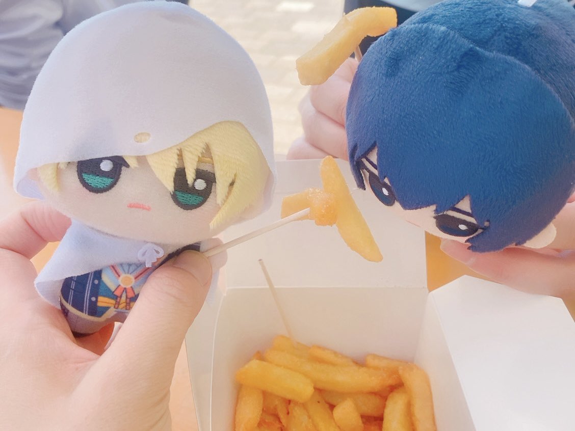 konbubu19's tweet photo. 胃袋わんぱくコスプレイヤー
イベントに出てる屋台飯堪能しがち🍚✨ https://t.co/xsD81mU3xe