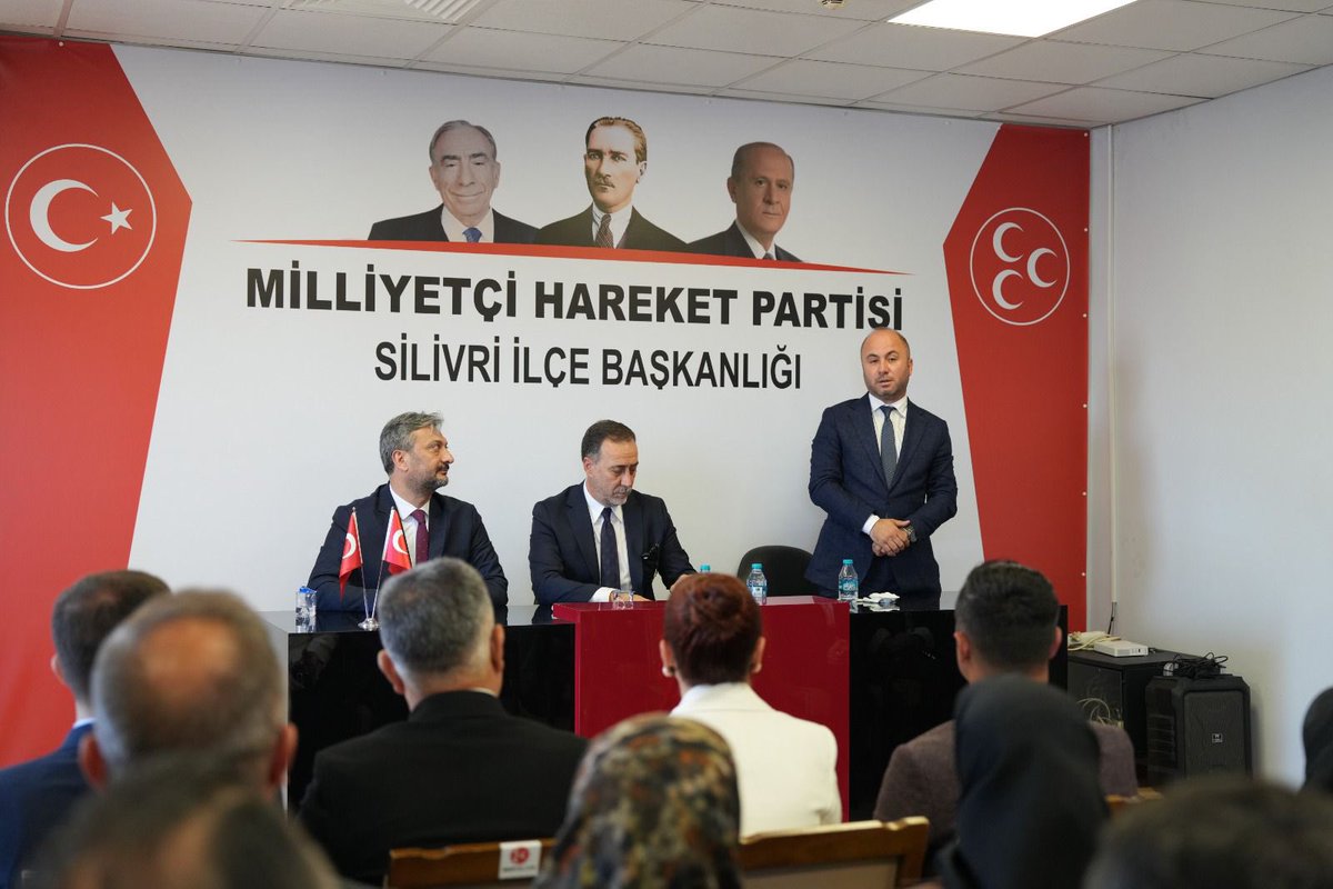 _MHPistanbul_'s tweet photo. İl Başkanımız Sn. Volkan Yılmaz, teşkilatlanma çalışmaları ve takiben ilçe başkanlıklarını ziyaret programına Milliyetçi Hareket Partisi Silivri İlçe Başkanlığı ile başladı. İlçe Başkanımız Sn. Zafer Yalçın'dan çalışmalarıyla ilgili bilgi alan İl Başkanımız, hedefimizin her bir insanımıza dokunmak, her bir vatandaşımızla kucaklaşarak Milliyetçi Hareket Partisi'nin milletimizin refahı, ülkemizin güvenliği için ortaya koyduğu iradeyi ve programı aktarmak olduğunu vurguladı.