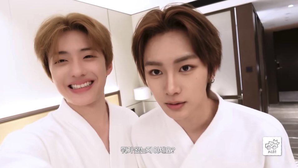 kawaiikamozz's tweet photo. 이게 바로 정품 신삿 이라는 거구 https://t.co/lb8Y5Wwo5Y