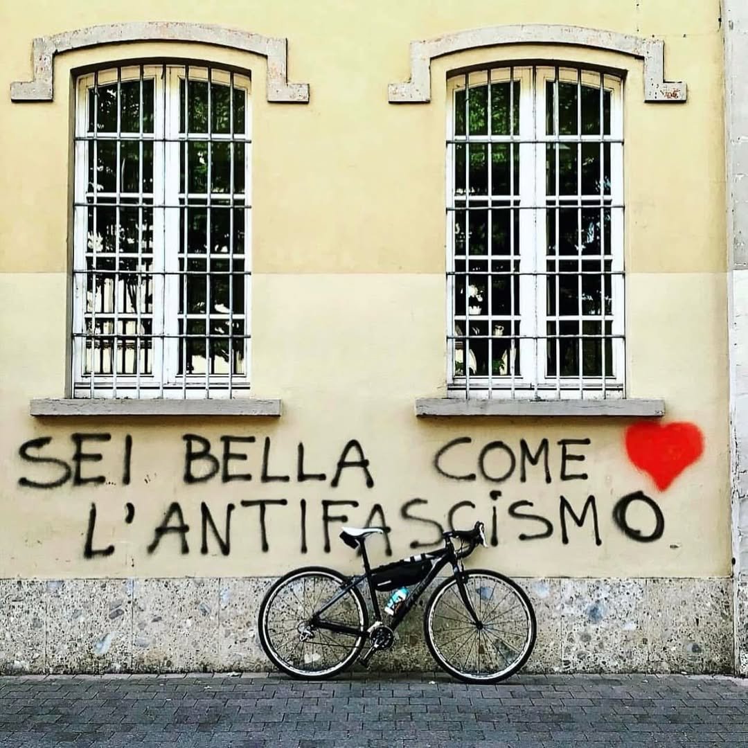 Antifa_Ultras tweet media