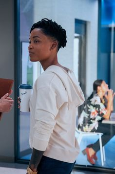 barantosgooner's tweet photo. college #mellis where mel can't tell if parker likes her as a friend or something more https://t.co/ouXfQaSvFM