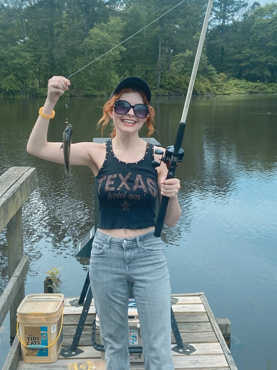 caitlinmaemusic's tweet photo. Turns out I’m not absolutely hopeless at fishing!! Texas - I LOVE ya! ❤️❤️🙌🙌❤️❤️ #fishinthesea #ChoosinTexas  #bearcreek https://t.co/BXGvFLBlug