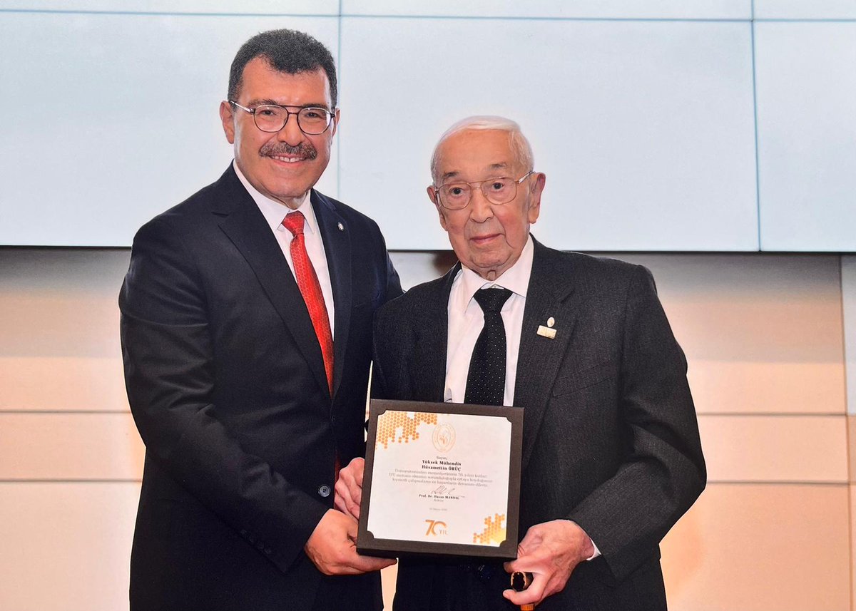 Busiad's tweet photo. Kurucumuzun guru günü

Bursa Sanayicileri ve İşinsanları Derneği’nin (BUSİAD) kurucularından olan Eski Bayındırlık ve İskan Bakanlarından Hüzamettinn Örüç’ün gurur günü. https://t.co/38q7FayzX9
