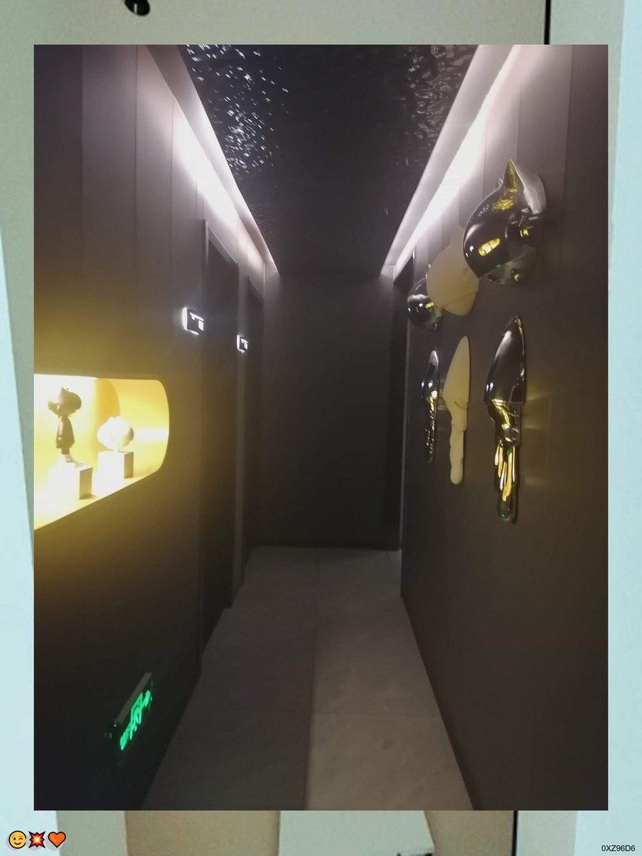 CirilliJul96504's tweet photo. 两人从北境一路打到京城，暴力对抗暴力，伽罗树很清按摩楚单凭金刚法相，不是兰州许七安的对手，身上暗金色的鲜血就是证明。
点击了解👉@SimonYelloweagl https://t.co/U8PNKYfNM0