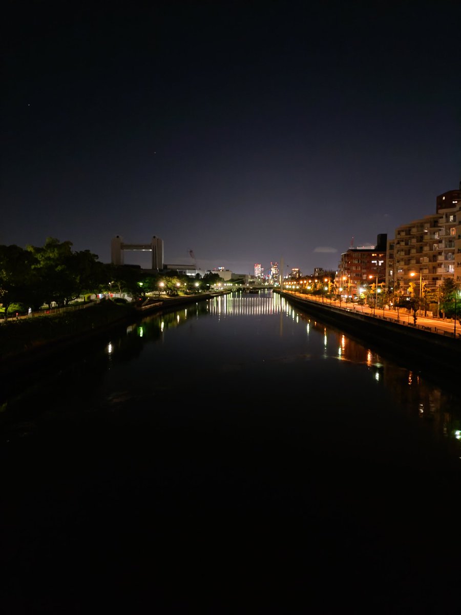 Norisan_Run's tweet photo. 重い感覚だけ
夜ラン11km終了👣

月曜日お疲れさまでした😊🍺🎶 https://t.co/Uxd4Pmi62Y
