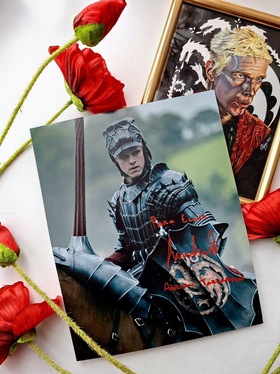 𝚁𝚘𝚗𝚊𝚗 KNIGHT. tweet media