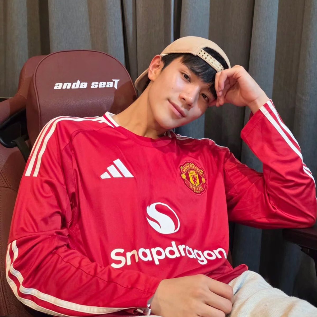 ยัยเร้ก ૮ ․ ․ ྀིა tweet media