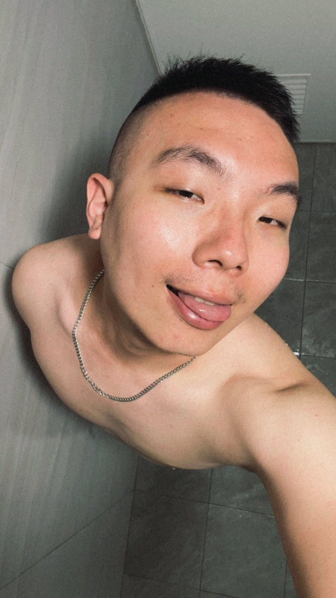 hen19990404's tweet photo. 新項鍊 噢耶 https://t.co/Xr0kya2GwG