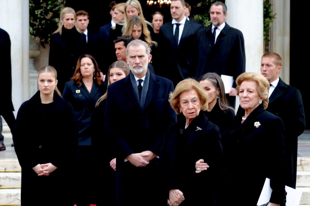 royalchildren_'s tweet photo. #KingFelipe VI, #QueenLetizia #PrincessLeonor The #PrincessofAsturias #InfantaSofia #QueenSofia of Spain and #QueenAnneMarie of Greece attend the funeral of Princess Irene of Greece and Denmark, at the Metropolitan Cathedral of Athens in Athens, Greece 🇬🇷⚰️ -January 19th 2026. https://t.co/l4Fm7e1ucY
