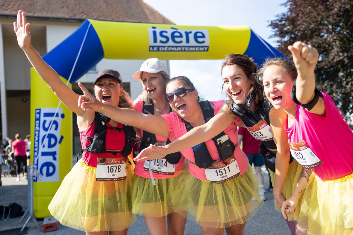 CDIsere's tweet photo. Record battu pour la Course de la Résistance 2026 !Vous étiez 2750 au départ à La Côte-St-André
Bravo et merci à tous, d’avoir fait de cette édition un beau moment de commémoration, de partage et de dépassement de soi 💪
📸N.Grez &amp; N. Louna

#CourseDeLaRésistance https://t.co/Oipa4YyYF7