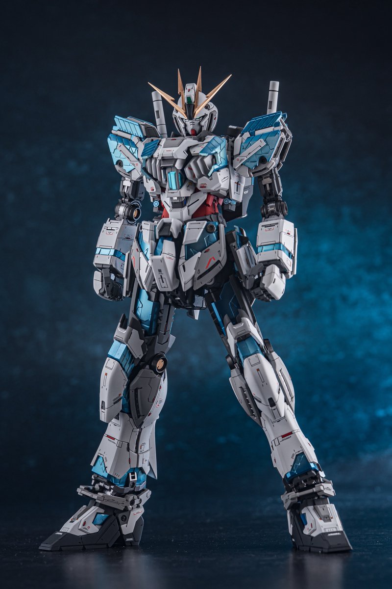 s_shifty's tweet photo. C装備の素立ちと各部のアップです。
ガトリングにはいつものグラファイトブラックを。この色が無いと生きていけません。 https://t.co/IzKmzNjXwT