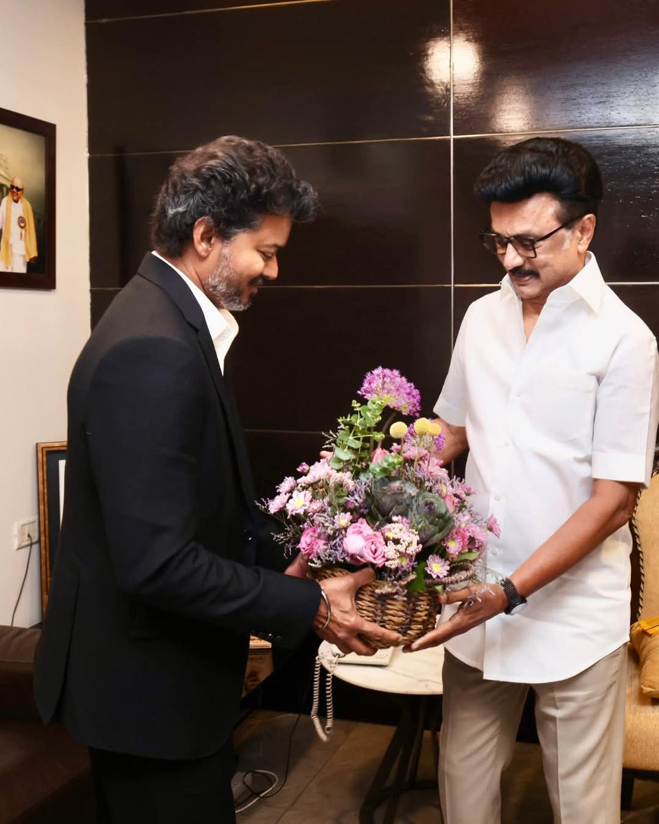 pravashpradhan's tweet photo. A commendable moment as TN CM Mr Vijay meets his predecessor Mr M. K. Stalin. More than a photo-op, it sends a strong message in times of rising political hostility. This is true Bharat and its culture - where differences coexist with dignity, not hostility.
#democracy #culture https://t.co/85EPnBQA53