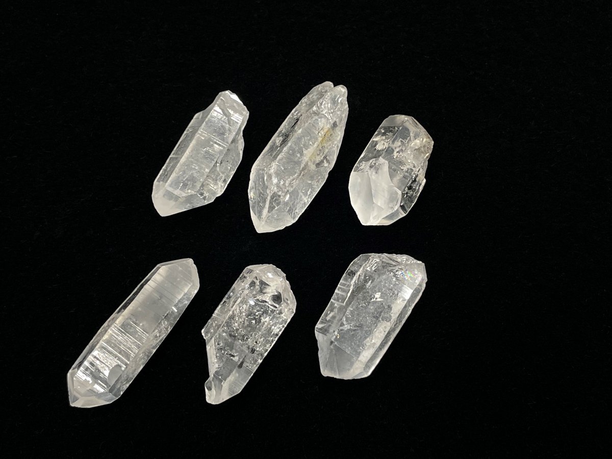 DantaliaN_Store's tweet photo. DantaliaNではブレスレットやペンダント等のアクセサリー類の他、丸玉やクラスター、原石等のインテリア類、天珠やハンドメイド素材等、様々な天然石商品を1300種類以上取り扱っております。 これからもDantaliaNをどうぞよろしくお願い致します。
https://t.co/bDeeGeZlSV
#天然石 #石沼 #鉱物 https://t.co/zo3CfJd5L2