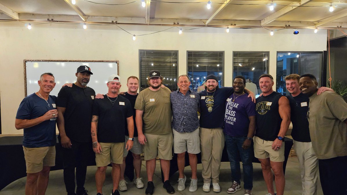 CasteelFootball's tweet photo. We had a great time Friday night at our Casteel Football parent social hosted by Grill 61. It was a fun evening with food, games, and getting to know the coaches for the upcoming season!
#PoundTheRock
@JoeBushman5 @casteeltdclub https://t.co/ZhyCe1cHSG