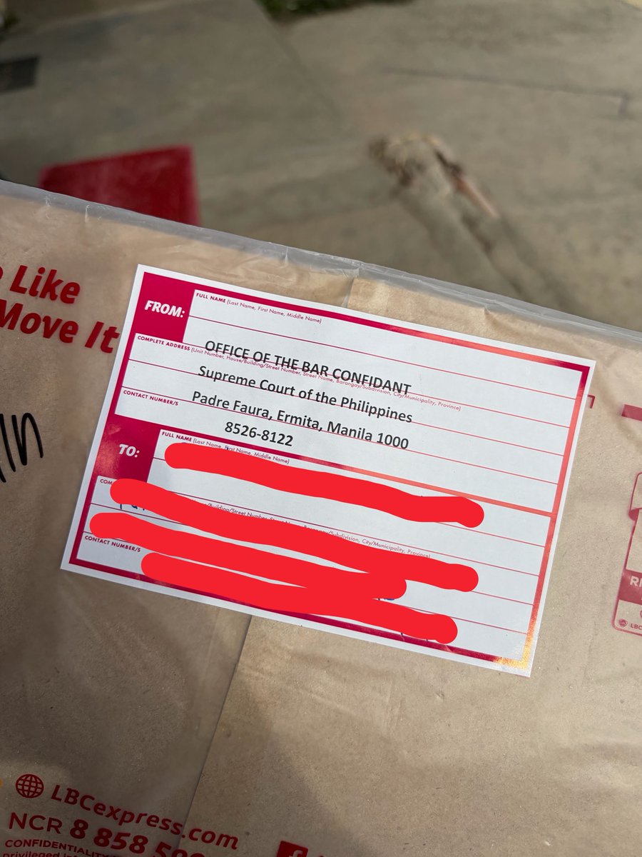 AttyyyB's tweet photo. finally got my certs!!! pero grabe naman yung envelope o/b/c??? huhuhahaha 😭😭😭 https://t.co/ZpclQyhMrH