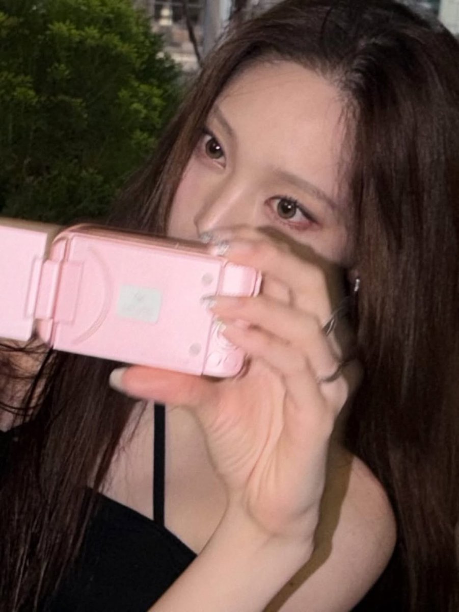 ✩‧₊˚ tweet media