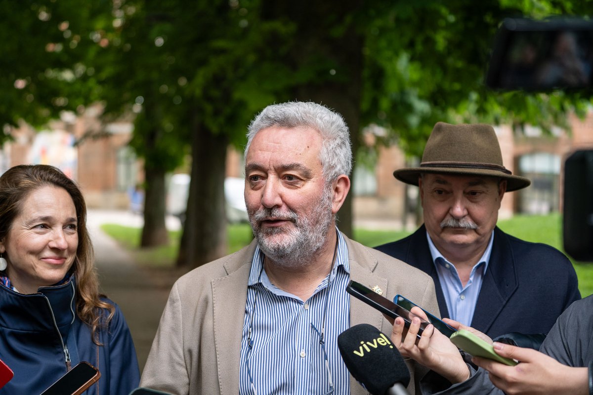 Fundcajaburgos's tweet photo. En mayo arrancamos la VI edición #JardinesconAmbiente en colaboración con @Aytoburgos, ✳ una iniciativa que tiene como objetivo que la ciudadanía conozca, cuide y aprecie los espacios verdes de #Burgos a través de actividades lúdicas y divulgativas

👉🏻https://t.co/I46VzHlSRO https://t.co/3qKtKrLCtF