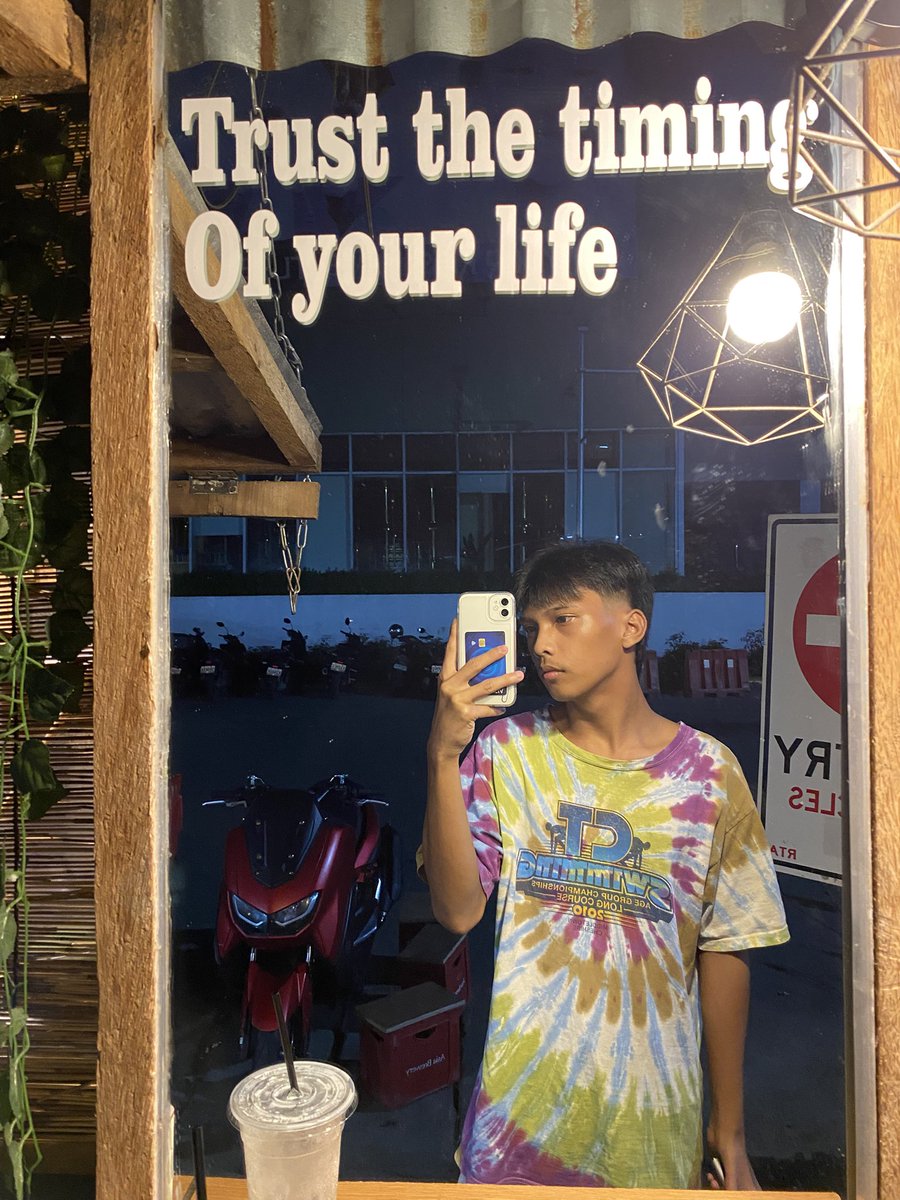 Alter_Yankee's tweet photo. HIRE ME WITH MY PLACE 
#altercdo https://t.co/mIAuKdKgF5