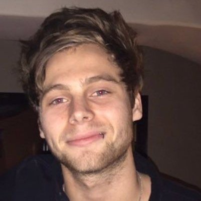 xuvisions's tweet photo. 10 years since the biggest tragedy in 5sos land happened https://t.co/Z5sBcHMBSO