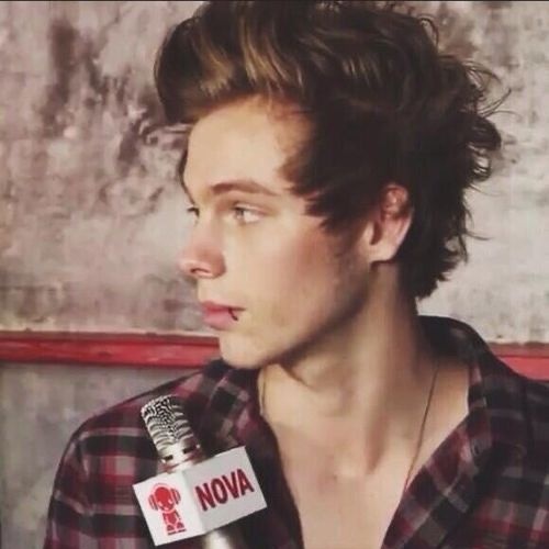 xuvisions's tweet photo. 10 years since the biggest tragedy in 5sos land happened https://t.co/Z5sBcHMBSO