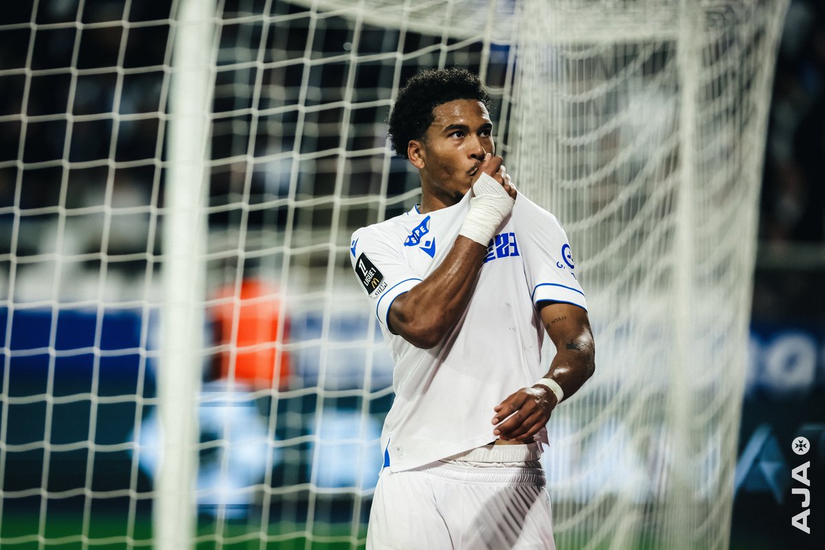 AJ Auxerre tweet media