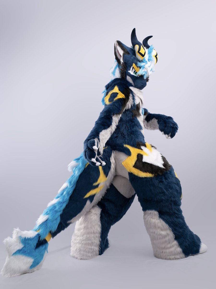 Bruck363's tweet photo. I’m really loving this hairstyle.

📸：Dreameo

#FursuitEveryday
#Dragon #Furry https://t.co/o0imloxSQ6