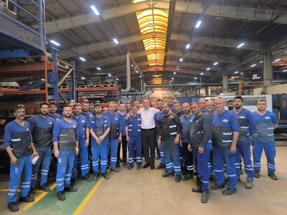 gny39's tweet photo. Kapaklı Şubemize bağlı Dinex Egzoz Fabrikamızda 08:00-16:00 vardiyasında çalışan arkadaşlarımızı ziyaret ettik.Sendikal ve güncel konularda istişarelerde bulunduk.
#TürkMetalSendikası
#TürkMetalKapaklıŞube
#Hepimizbiriz
#LiderimizUysalAltundağ https://t.co/pLEXvK95O5