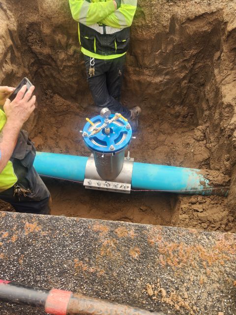 HydraStop's tweet photo. #MondayMotivation This community gained two new control points—right where they needed them—without impacting water service to the surrounding area.

#InstaValve #HydraStop #InsertionValve https://t.co/7PgfUqtEh2