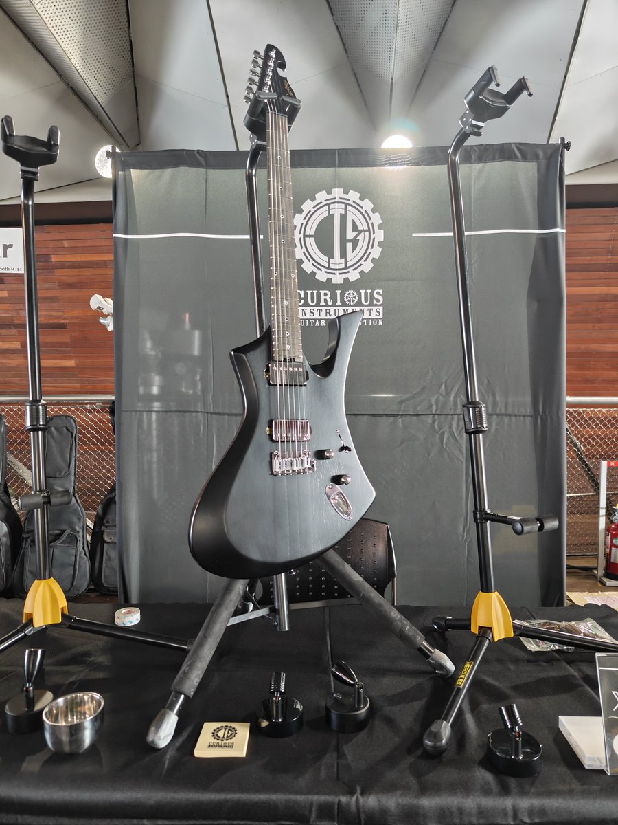 Curious_INST's tweet photo. ギターファクトリーのご厚意により、急遽サウンドメッセ出品します！
YMSで好評だったアートギターにCharisのプロトタイプを展示していただきます
自分は1日目だけブースに行く予定です
���の大阪、ご興味ある方はぜひギターファクトリーのブースへお越しください！ https://t.co/rzrdR6B75n