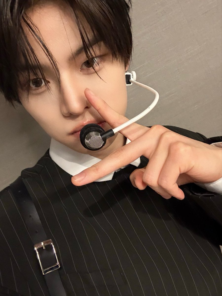 비 조심☔️

#전민욱 #JEONMINWOOK 
#CLOSEYOUREYES #클로즈유어아이즈 
#CYE #클유아