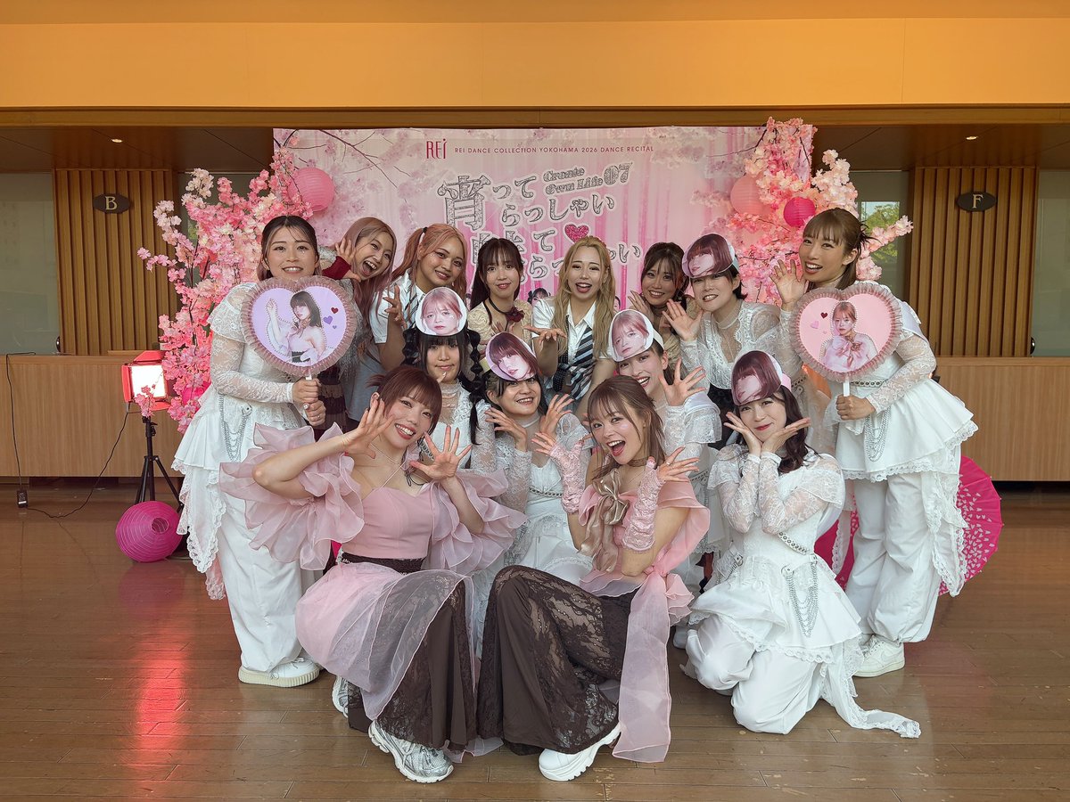 c2achami's tweet photo. 宵って魅！🌸
発表会無事完！！！

chami×manafy ナンバー
最っっっ高な相棒！
だーい好きな12人のメンバーたち！
贅沢がすぎる音源！(改めてポストする🔥)
ありがとうございました😭！

千秋楽はナンバー見てどっちからもなくmanafyと抱き合って泣いてました笑

ダンスたのしー！ダンスさいこー！ https://t.co/T8CcpyWHK5