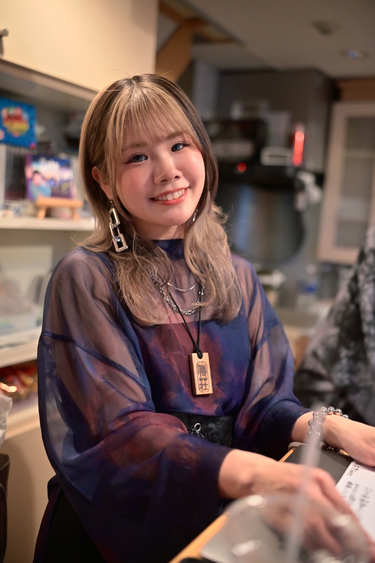 Duckn_2's tweet photo. SHIMOちゃん（9/9）

SHIMOちゃん、今回もありがとう🙇
🇩🇪に沢山の笑顔と素敵な歌声を届けて来てね☺️
そして、色々と気を付けて👋

#サムアパ
#SHIMOちゃん
#しもちゃん
#StudioGate https://t.co/GVQehKiw2x