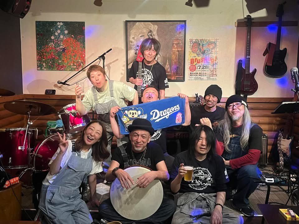 ocarina_izumi's tweet photo. 5/9警固BuRaRiトムくろ実験室にご来場の皆さまありがとうございました！ゲストのボボさん、ジョンさん、KINさんと一緒に演奏して、改めてバンドの楽しさを実感！お三方、本当にありがとうございました💕￼
BuRaRiさとみさんお世話になりました☺️
本番直前のラーメン定食もおいしかった https://t.co/YJlA9wOX4e