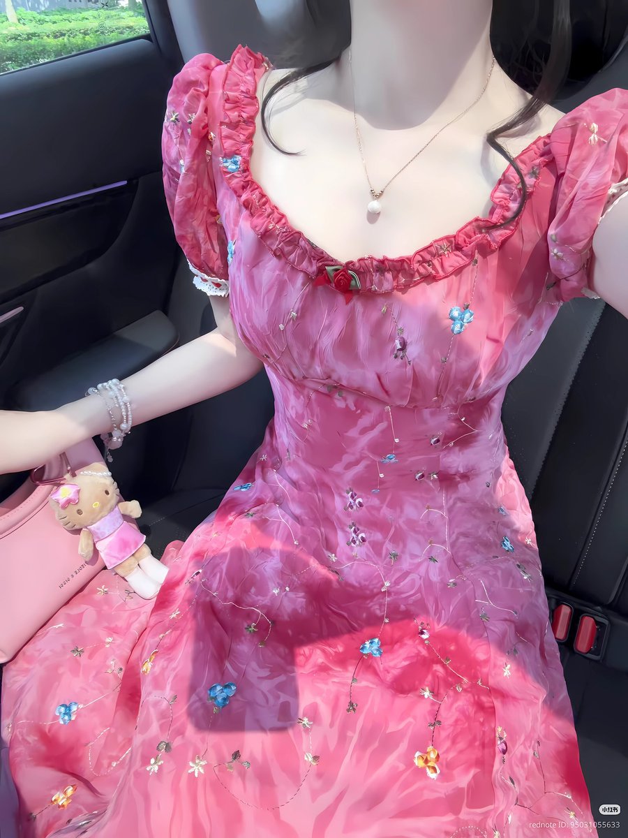 pretty dress with a soft, feminine and fairy coded

a thread