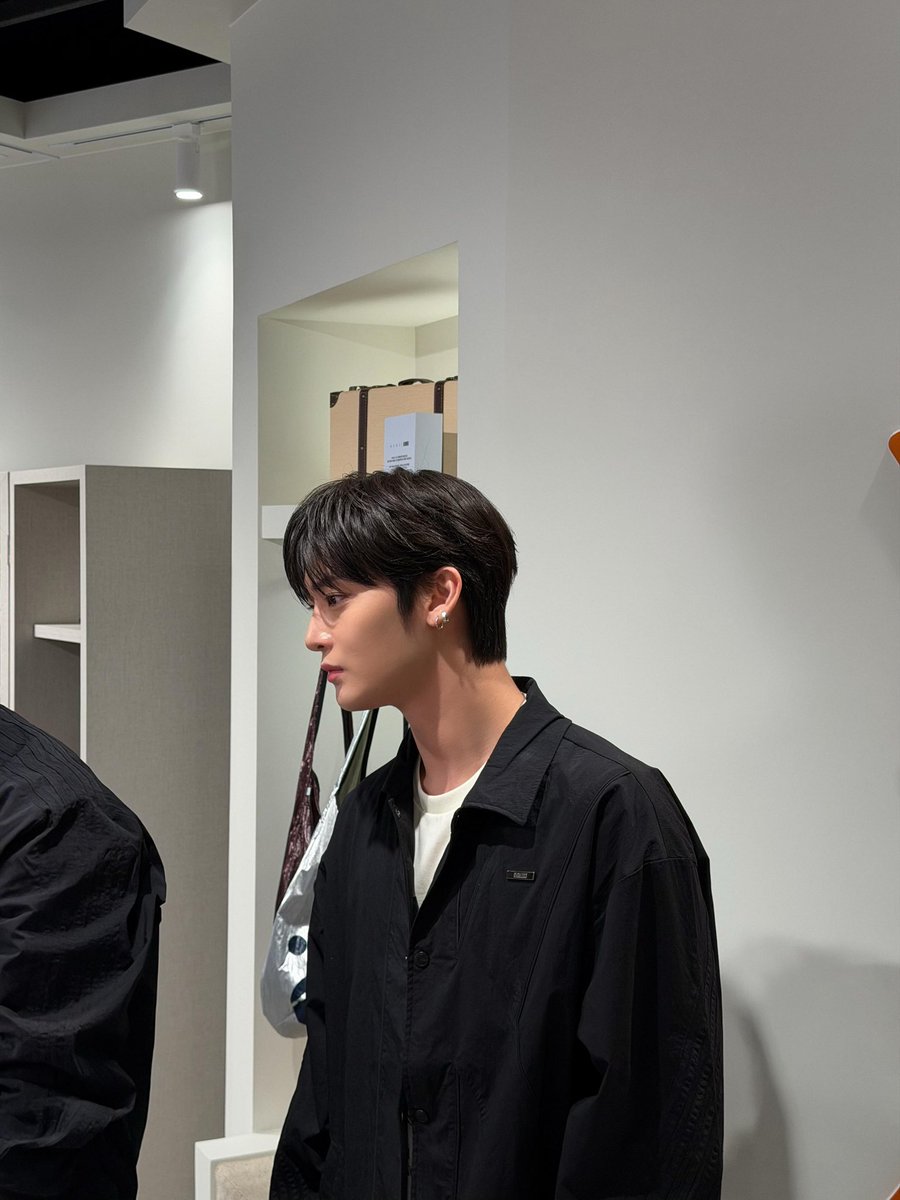 뉴.. tweet media