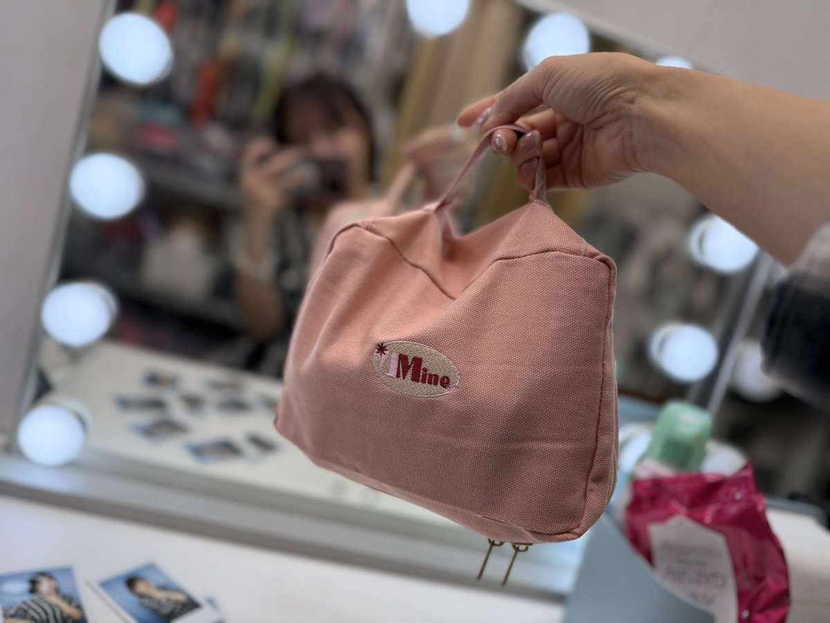 Ala_vanille's tweet photo. 今月のリリーもありがとう✨
みんなと話すの楽しくて今日もあっという間だった🗣️🩷

GOODS発送完了してみんなからの届いた報告でちゃんと届いててホッとしてます🚚💭
またねのポーチめちゃめちゃ使えるからGETしてくれたみんないっぱい使ってね👝✨ https://t.co/J7WsQMQiSF