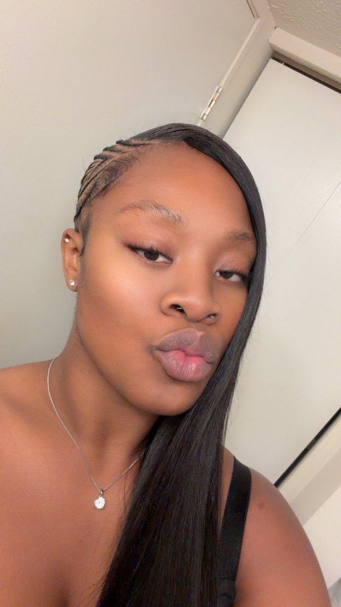 yes, im 5’9💋 💅 tweet media