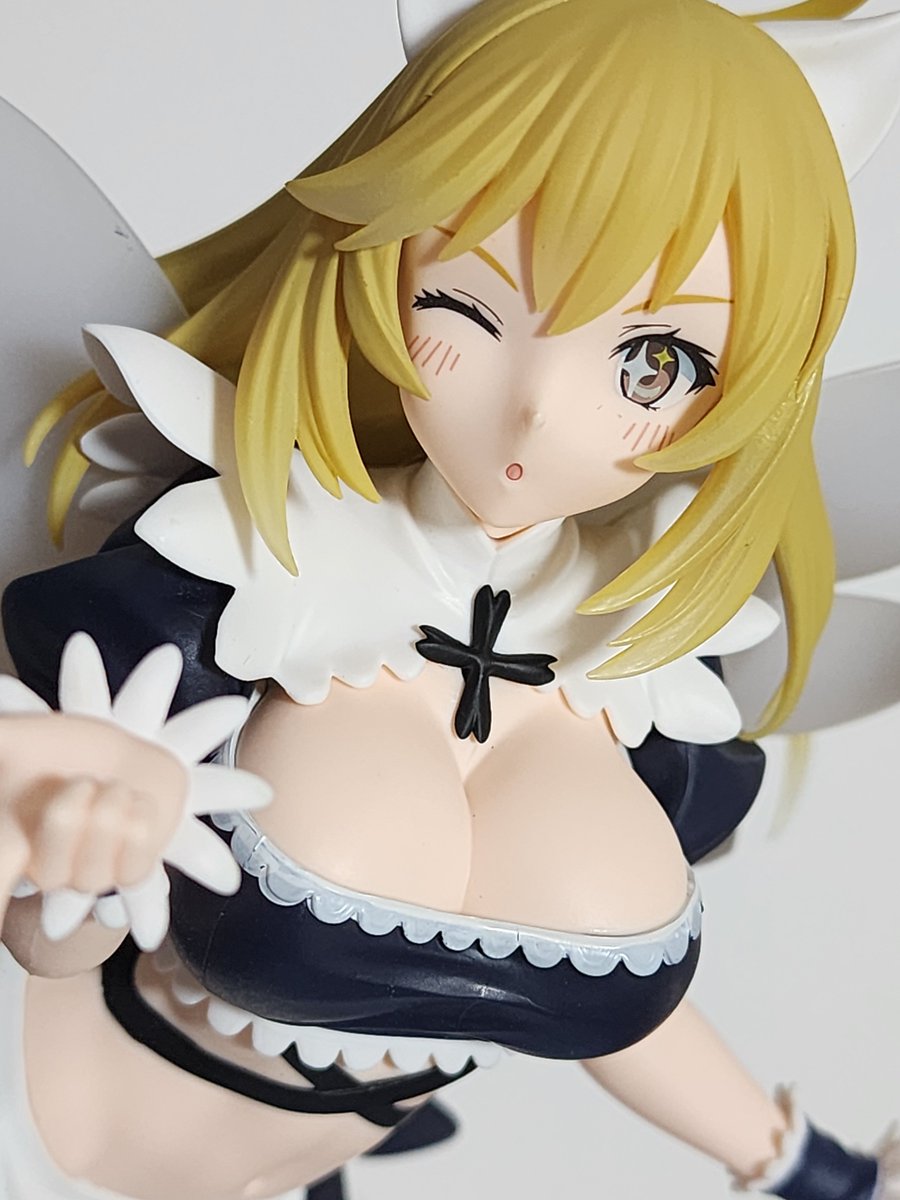 おっぱでっっっっっっか

正直原作見てないから二次創作とブルアカ知識程度だけど好き
でも髪はもうちょっと明るい方が良かったかも
でもおっぱいでっっっっっかい 