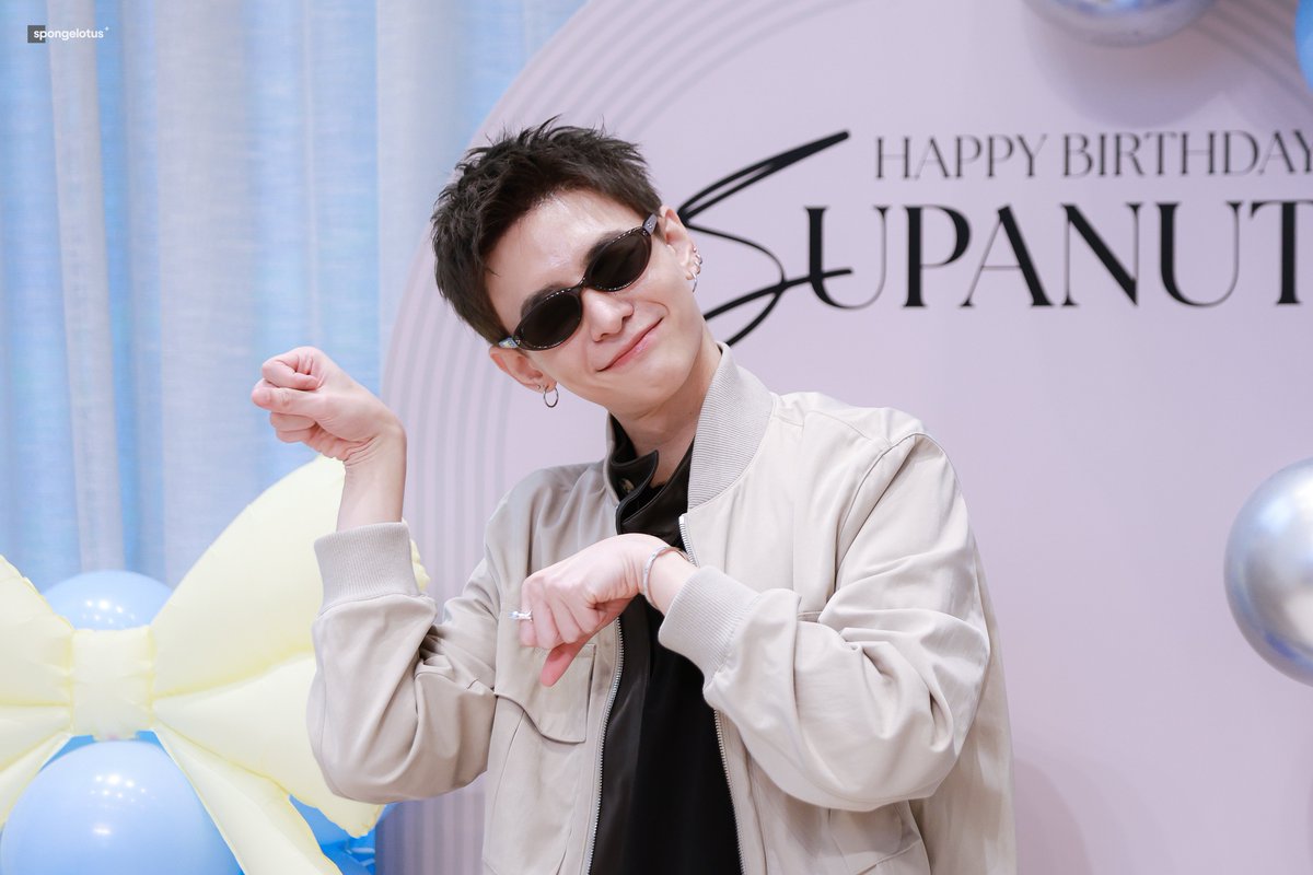 spongelotus's tweet photo. บ้านมีแมวอะยังงับ🐈‍⬛

#HappySUPANUTDay2026
#supanut https://t.co/bKbhKNDq97