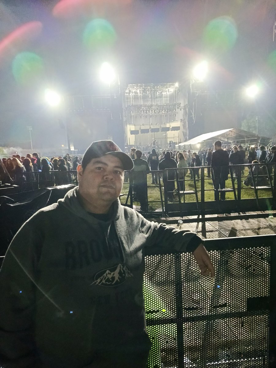Soy un tipo inmensamente feliz. Gracias <a href="/Korn/">Korn</a> 

Que no pasen otros 9 años 🔥♥️🌽