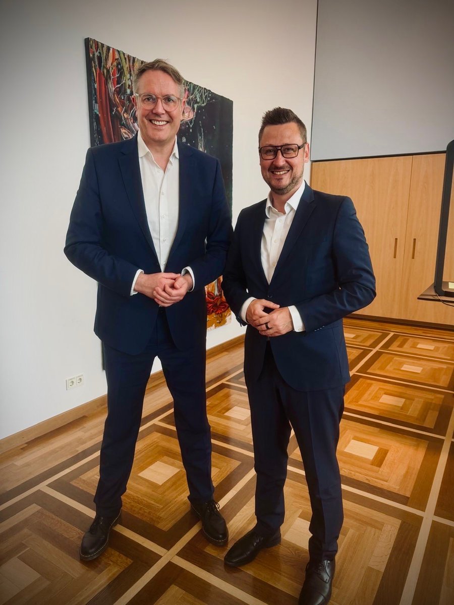 mrks_stn's tweet photo. WEITER GEHT’S … 🙏💪
@spdrlp stellt SPD-Personal für Landesregierung #RLP vor: Dr. Denis Alt wird Staatssekretär im Ministerium für Kommunen, Bauen, Wohnen &amp; Kultur. Ich darf damit 5 weitere Jahre meinen Wahlkreis in Mainz vertreten &amp; freue mich auf Arbeit mit @Alex_Schweitzer! https://t.co/NoXLWQGWJS