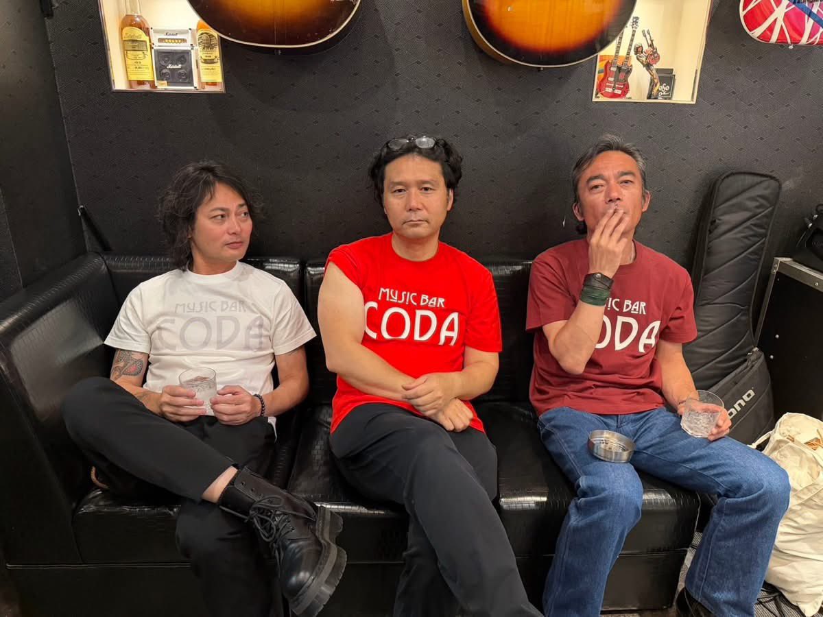 mb_coda's tweet photo. We’re Open!

5月11日(月) 
MusicBarCODAオープンしました。

mauntainman大阪3Daysは昨日で終了！
めっさ楽しい3日間でした！
あっ喧太くんが前乗りやったから4日間でした🤪
最終日の昨日はCODAでライブ。
最高のライブを魅せてくれました。
喧太くん、和也くん、ひらぽん ほんまにありがとうございました😭

で今日から喧太くんロスですが、
代わりに皆さんCODAに来てねー！

#coda #musicbar #rockbar #ledzeppelin #blues #hardrock #heavymetal #東心斎橋 #周防町 #長堀橋 #ミナミ #心斎橋バー #心斎橋ロックバー