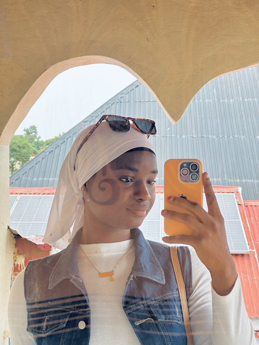 camara maïmuna tweet media